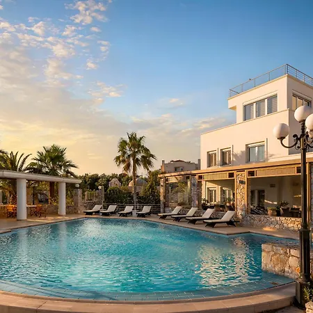 Epavlis Akrotiri Villa